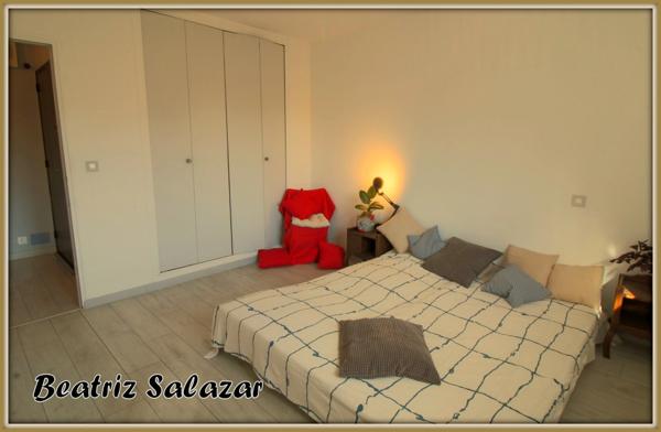 A 5 mn à pied du centre ville de Digne, joli et lumineux T3 rénové de 69 m² avec parking et box à vélos.