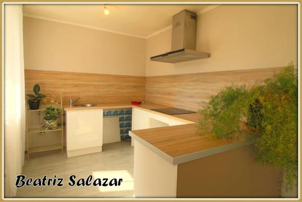 A 5 mn à pied du centre ville de Digne, joli et lumineux T3 rénové de 69 m² avec parking et box à vélos.