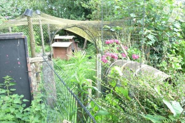 Maison d'habitation comprenant:-         
Rez de chaussée : entrée avec placard de rangements,...