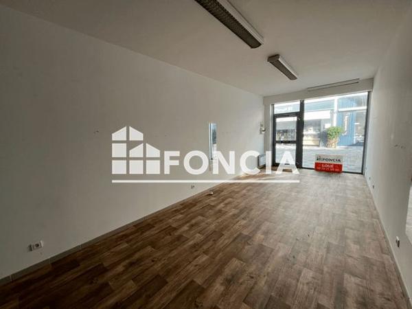 Location Local commercial 1 pièce 27.5 m² - 7 BIS GRANDE RUE Noirmoutier En L'ile 85330