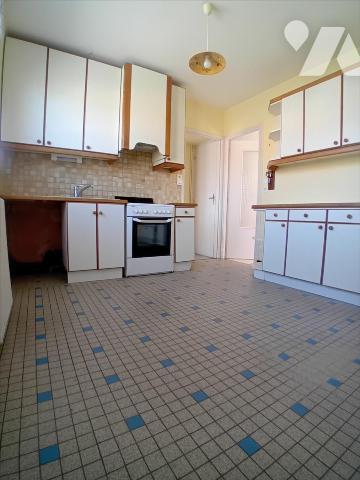 TELOCHE, rare maison de plain-pied avec 3 chambres.