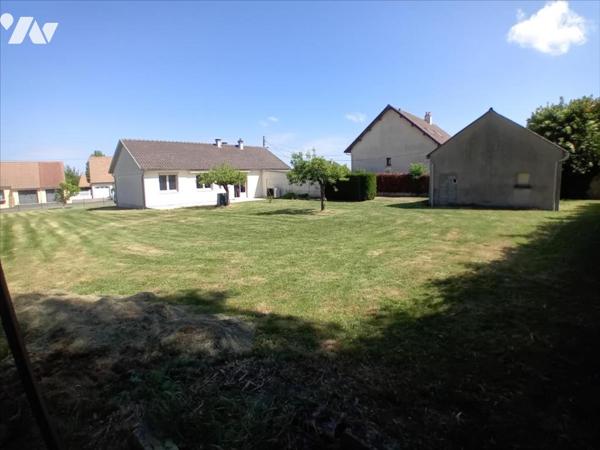 TELOCHE, rare maison de plain-pied avec 3 chambres.