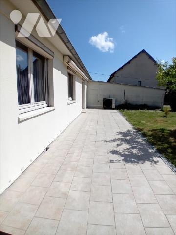 TELOCHE, rare maison de plain-pied avec 3 chambres.