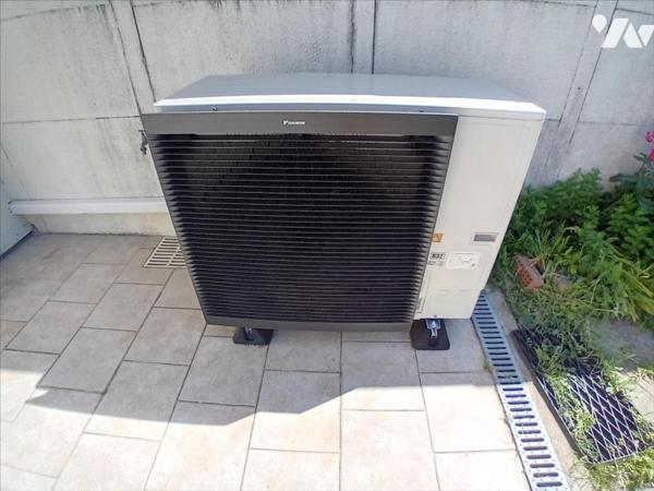 TELOCHE, rare maison de plain-pied avec 3 chambres.