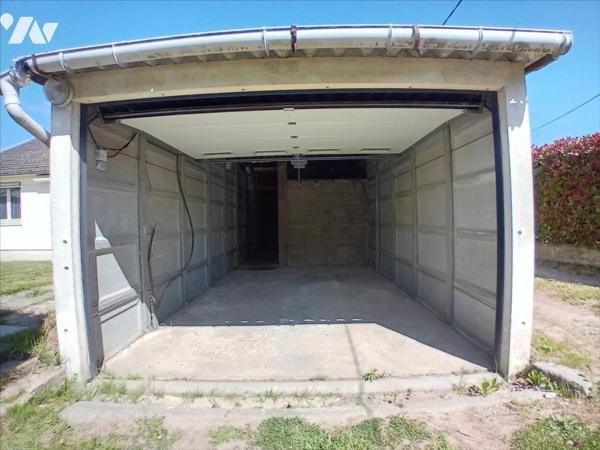 TELOCHE, rare maison de plain-pied avec 3 chambres.