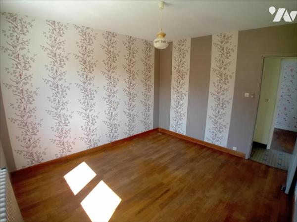 TELOCHE, rare maison de plain-pied avec 3 chambres.