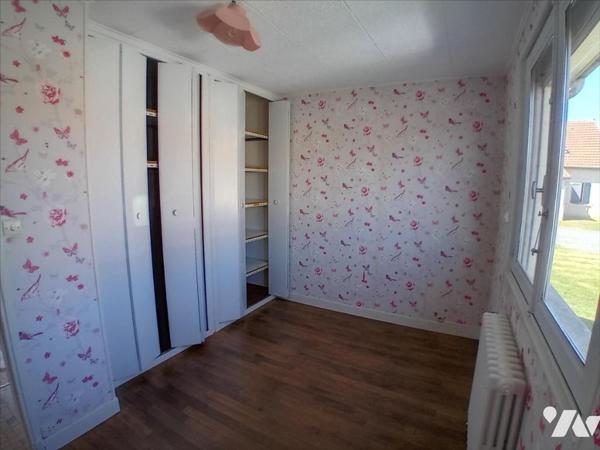 TELOCHE, rare maison de plain-pied avec 3 chambres.