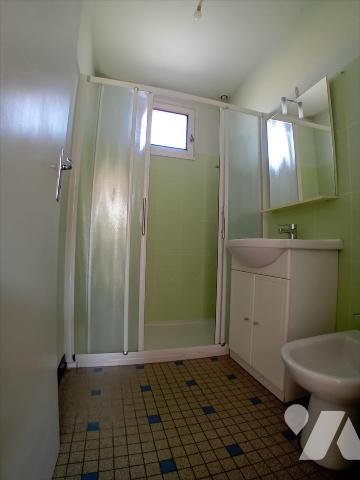 TELOCHE, rare maison de plain-pied avec 3 chambres.