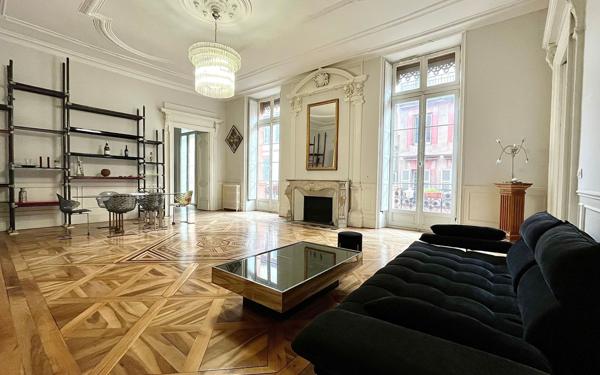 Appartement à louer    3 pièces • 180,18 m2 Toulouse