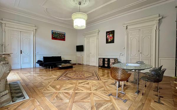 Appartement à louer    3 pièces • 180,18 m2 Toulouse