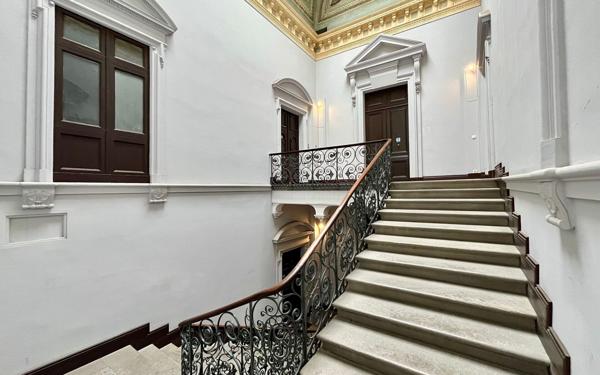 Appartement à louer    3 pièces • 180,18 m2 Toulouse