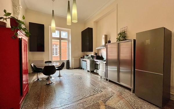 Appartement à louer    3 pièces • 180,18 m2 Toulouse