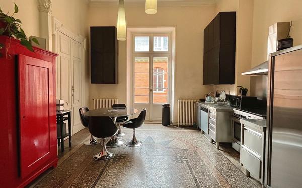 Appartement à louer    3 pièces • 180,18 m2 Toulouse