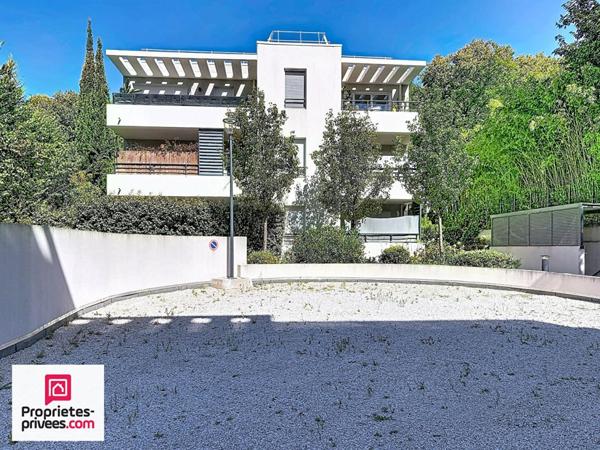 Appartement T4 dernier étage avec deux terrasses et garage