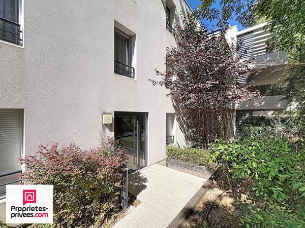 Appartement T4 dernier étage avec deux terrasses et garage