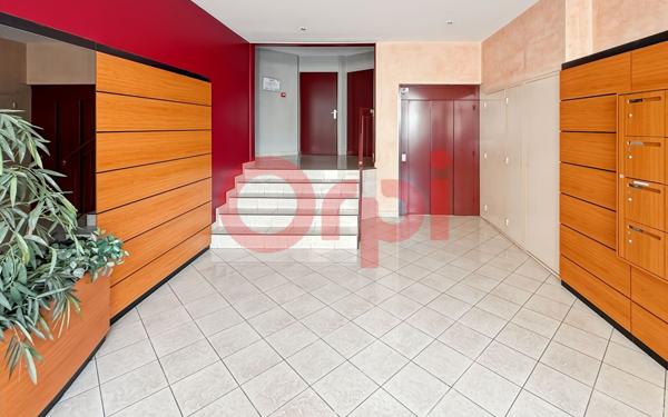 Appartement à vendre    2 pièces • 35,52 m2 Lyon 8