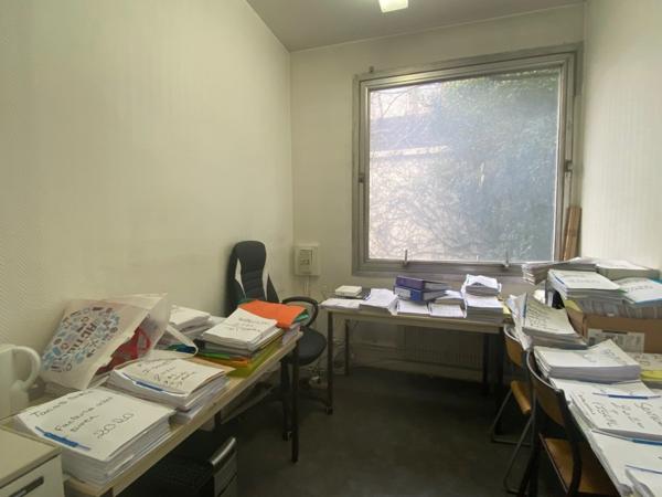 Local/bureau à vendre VITRY SUR SEINE (94) - Proche de la Mairie - 260 m2 en rez-de-chaussée et sous-sol - 430 000 € Honoraires d'Agence Inclus