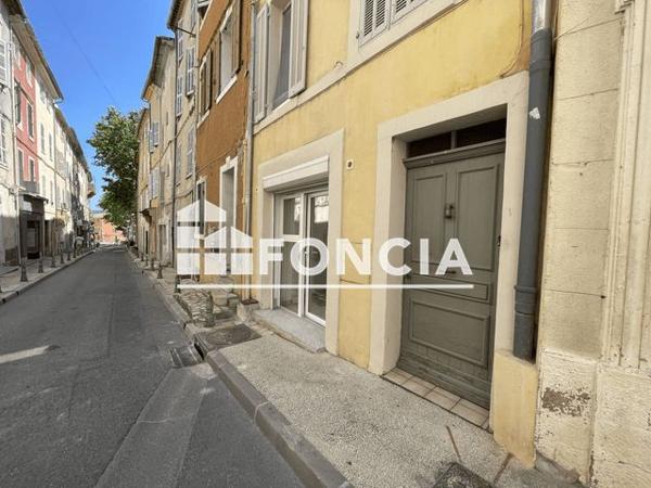 Location Local commercial 1 pièce 17 m² - 12 RUE GABRIEL PERI Le Beausset 83330