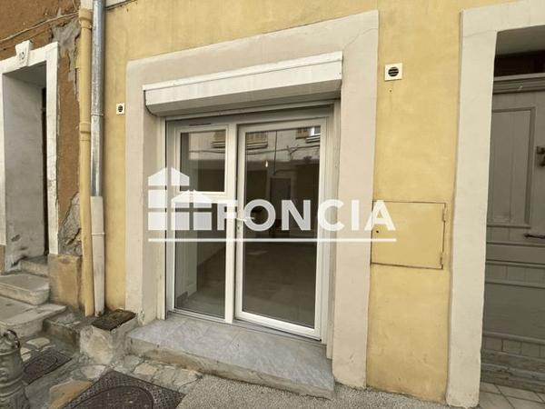 Location Local commercial 1 pièce 17 m² - 12 RUE GABRIEL PERI Le Beausset 83330