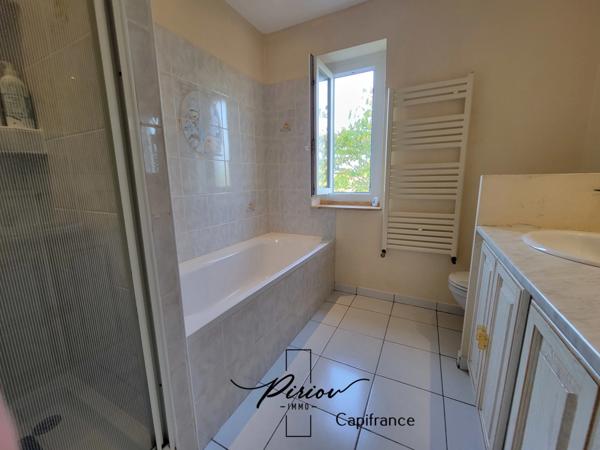 Maison familiale - potention de 5 chambres - 973 m²