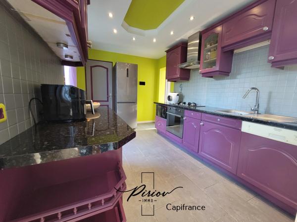 Maison familiale - potention de 5 chambres - 973 m²