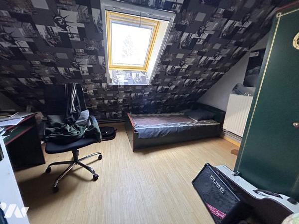 LONGERE EN BORD DE RIVIERE