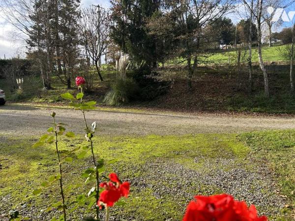 LONGERE EN BORD DE RIVIERE