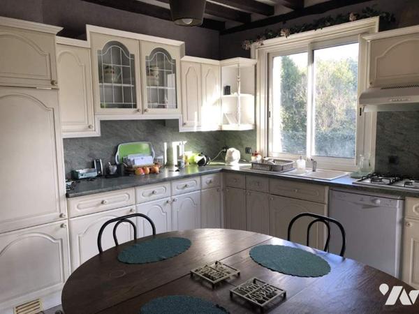 LONGERE EN BORD DE RIVIERE