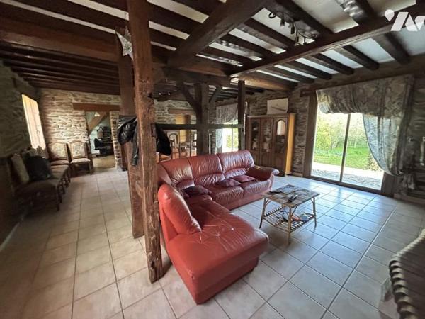 LONGERE EN BORD DE RIVIERE