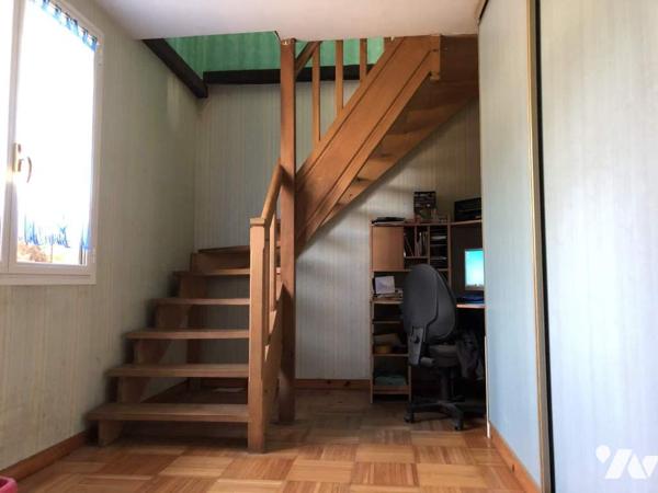 LONGERE EN BORD DE RIVIERE