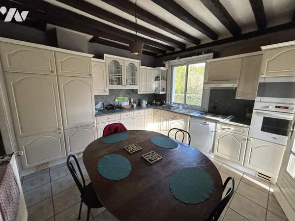 LONGERE EN BORD DE RIVIERE