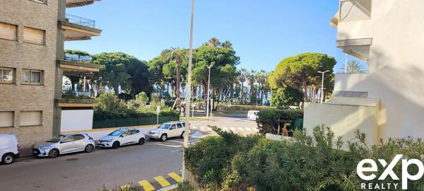CANNES – PALM BEACH | APPARTEMENT DE PRESTIGE AVEC TERRASSE ENSOLEILLÉE
