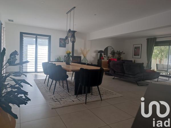 Maison d’architecte 5 pièces de 185 m² à Saint-Estève (66240)