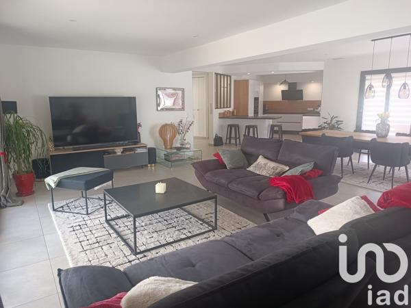 Maison d’architecte 5 pièces de 185 m² à Saint-Estève (66240)