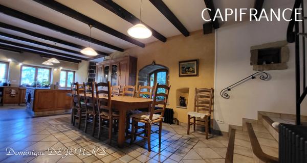 Au coeur de la belle vallée de l’Eyrieux en Ardèche, magnifique demeure du XIV siècle, située à 45mn de Valence (Drome) -285m² habitable sur 2ha de terrain.