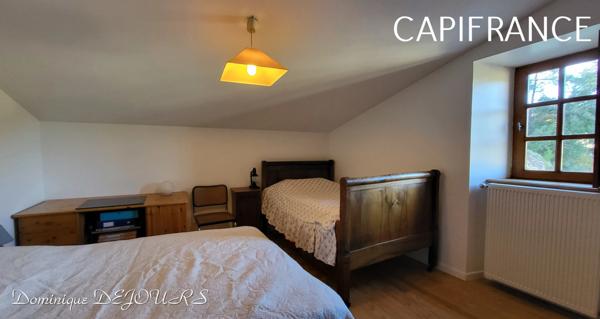 Au coeur de la belle vallée de l’Eyrieux en Ardèche, magnifique demeure du XIV siècle, située à 45mn de Valence (Drome) -285m² habitable sur 2ha de terrain.