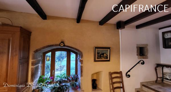 Au coeur de la belle vallée de l’Eyrieux en Ardèche, magnifique demeure du XIV siècle, située à 45mn de Valence (Drome) -285m² habitable sur 2ha de terrain.