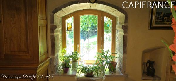 Au coeur de la belle vallée de l’Eyrieux en Ardèche, magnifique demeure du XIV siècle, située à 45mn de Valence (Drome) -285m² habitable sur 2ha de terrain.