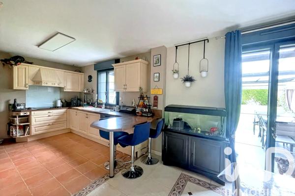 Maison à vendre 7 pièces 154 m² Sainte-Gemme-Moronval