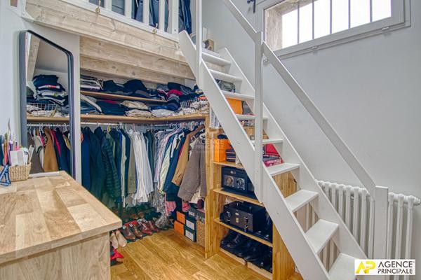 Versailles Ermitage Appartement duplex 4 pièces 91 m² au sol 2ème et dernier étage €699 000 ** - Référence 25809