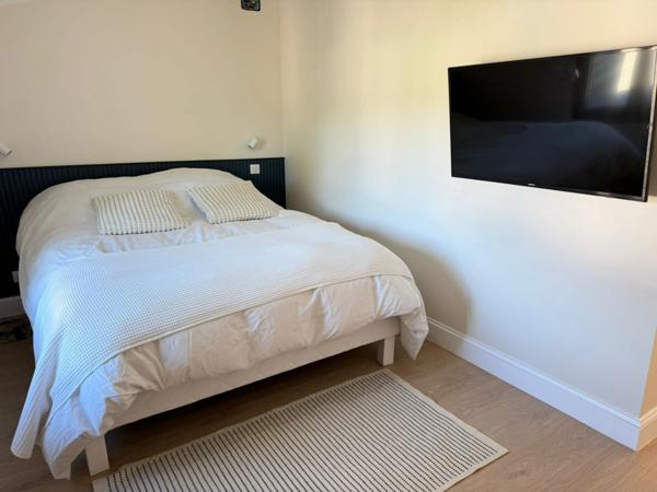 En Charente à Champniers, maison rénovée de 112.50 m², terrasse et cour fermée