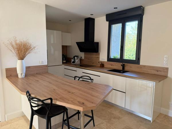 En Charente à Champniers, maison rénovée de 112.50 m², terrasse et cour fermée