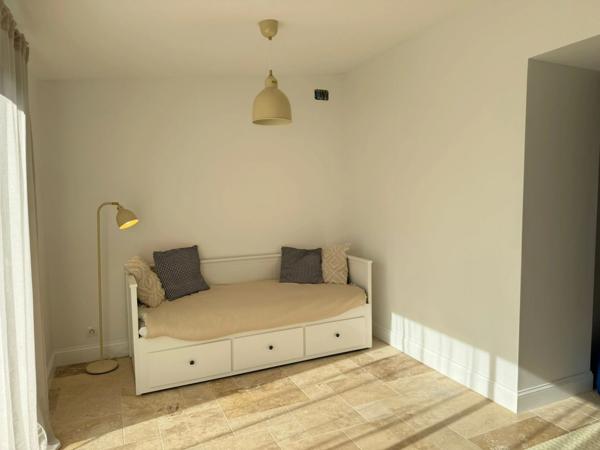 En Charente à Champniers, maison rénovée de 112.50 m², terrasse et cour fermée