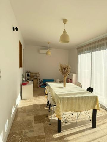 En Charente à Champniers, maison rénovée de 112.50 m², terrasse et cour fermée