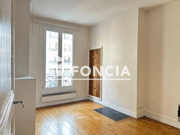 Location Appartement 3 pièces 55.6 m² - 46 RUE SERVAN Paris 75011