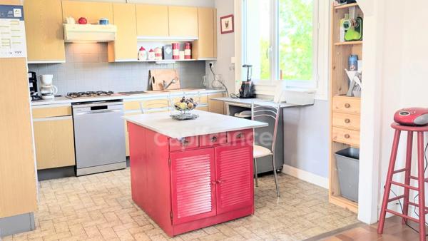 Maison à vendre GENSAC LA PALLUE avec ses 140 m² habitables et son jardin arboré