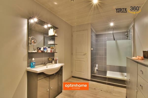 Belle demeure en pierre avec piscine