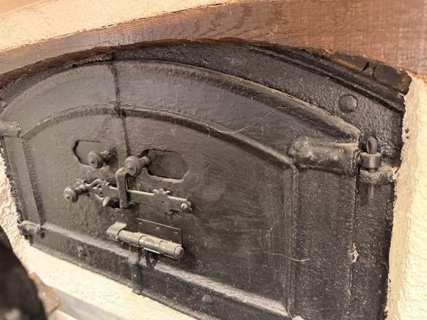 Ancien presbytère du XVIIIe siècle avec grange, piscine chauffée et jardins privés