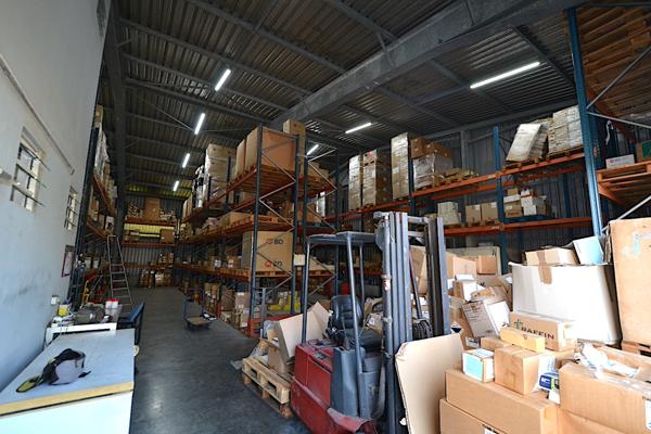 Petit-Bourg (97170) Local d'activité, entrepôt + bureaux emplacement stratégique