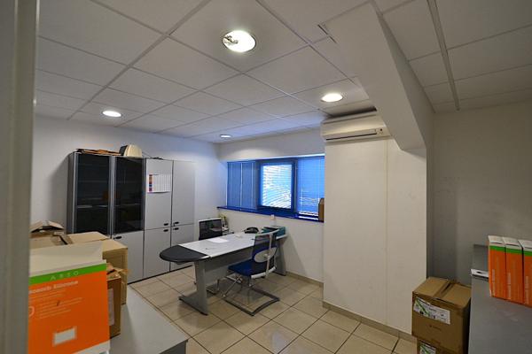 Petit-Bourg (97170) Local d'activité, entrepôt + bureaux emplacement stratégique